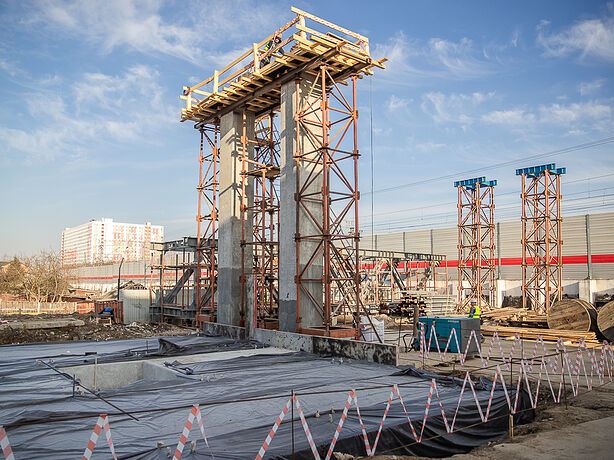 В ЖК «Рублевский» продолжается строительство перехода через ж\д пути В ЖК «Рублевский» продолжается строительство перехода через ж\д пути